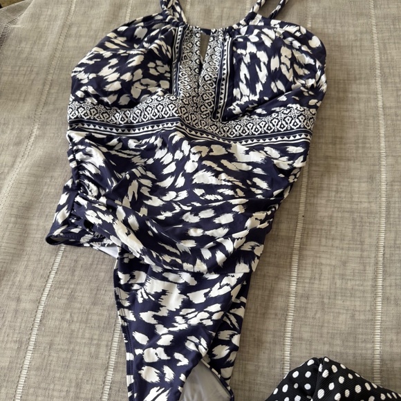 New La Blanca Tummy Control 18 W - Picture 2 of 5